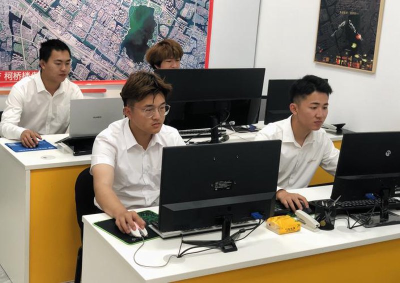 上海信息咨询业：引领未来的信息之网